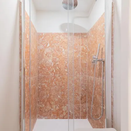 Charming Flat With Patio Lisbon * Bicas